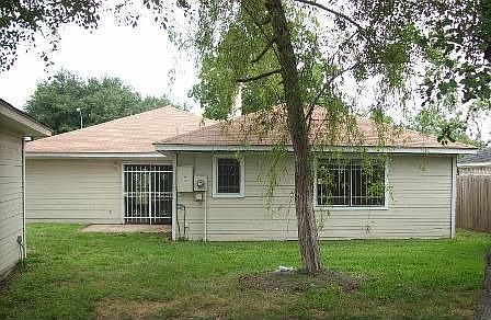 2nd image of 2203 Hazyknoll Ln
