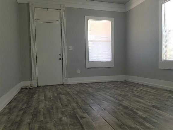 2nd image of 315 Park St