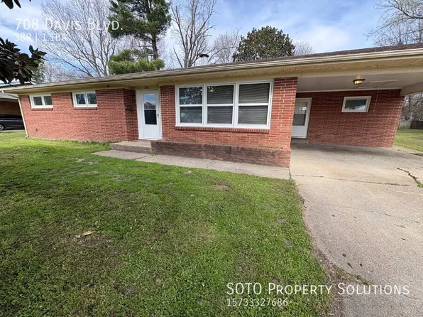 708 Davis Blvd, Sikeston, MO 63801