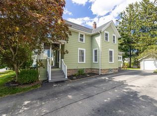 388 Eaton Rd, Rochester, NY 14617