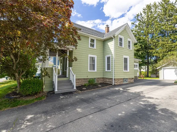 388 Eaton Rd, Rochester, NY 14617