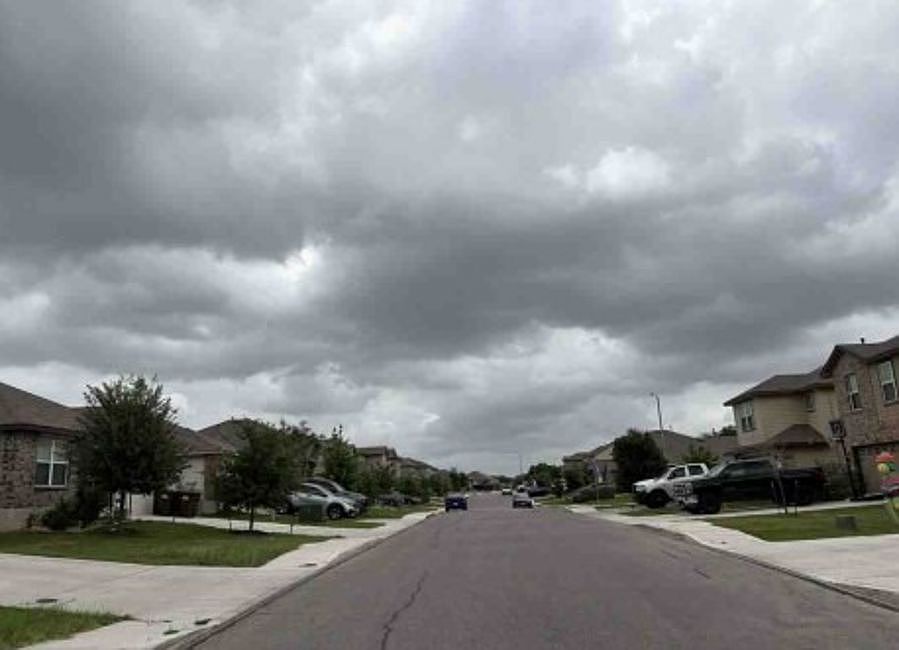 Exterior Neighborhood (street photo)