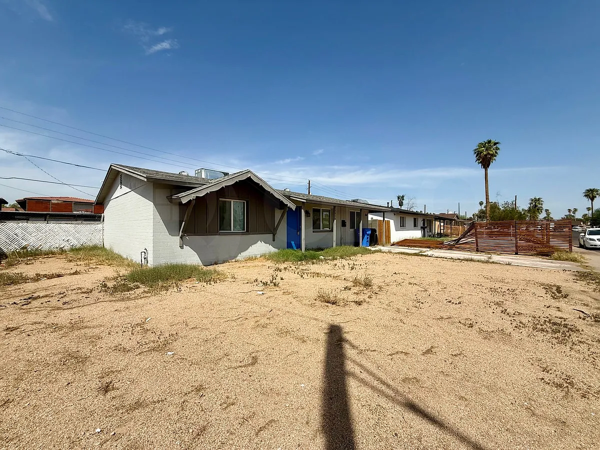 3 bed, 2.0 bath, 1126 sqft, $1,600 — Photo 1