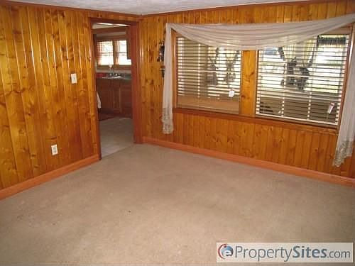 3rd image of 224 Superior Ave