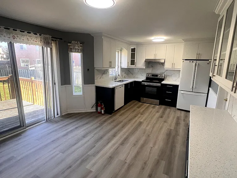 42 Toba Cres — Photo 6