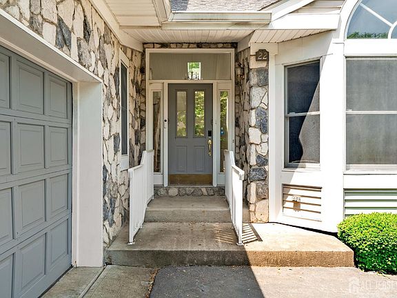 2nd image of 22 Boxwood Dr