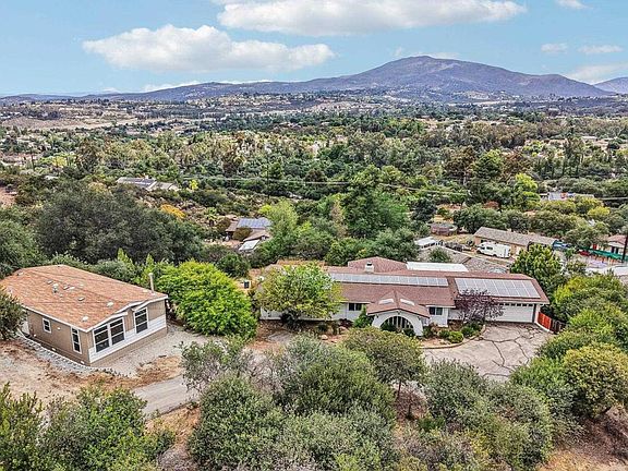 2nd image of 1052 Ranchito Vis