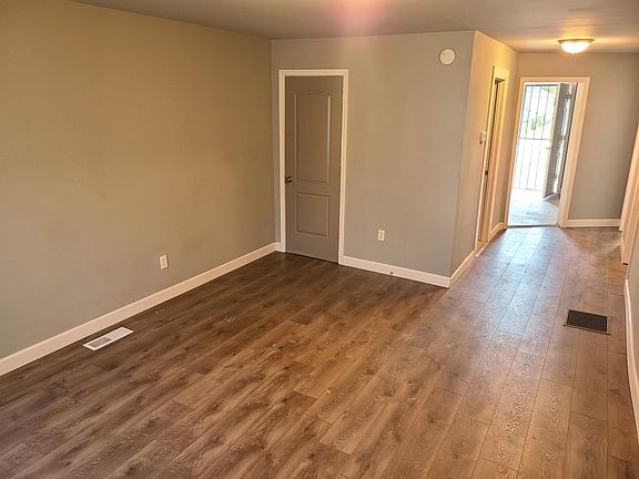 5th image of 4024 Kennedy Ave