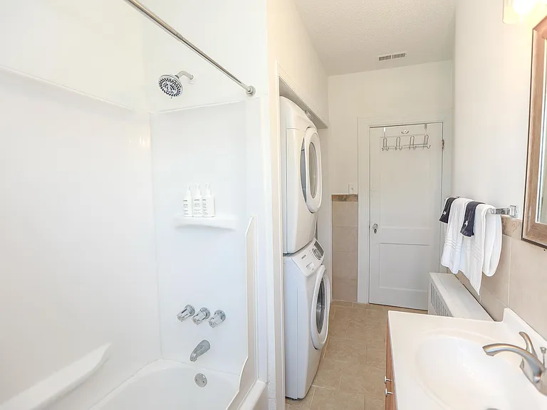 1282 W Ocean View Ave #UP — Photo 25