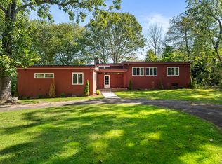 117 Sunset Hill Dr, Branford, CT 06405