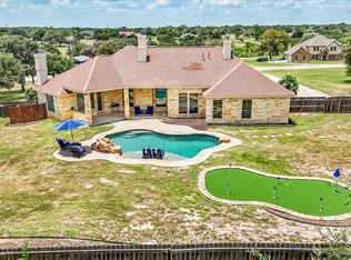 160 ABREGO LAKE DR, Floresville, TX 78114