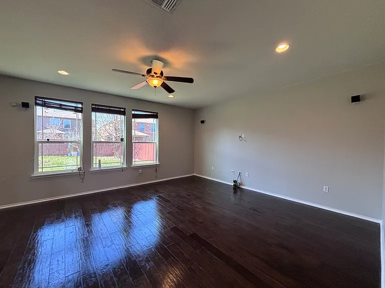 1405 Berlin Ln — Photo 30