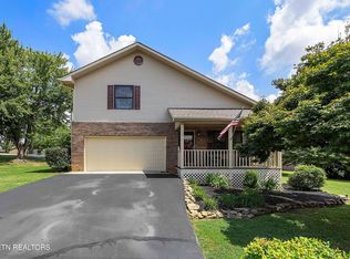 1202 Fielding Dr, Maryville, TN 37804