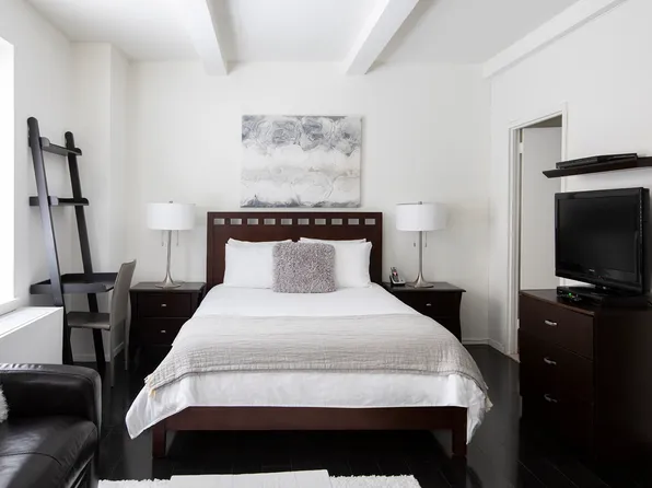 150 West 51st Street image 1 of 9