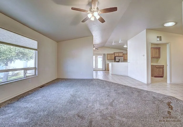 661 McCaldon Way — Photo 4