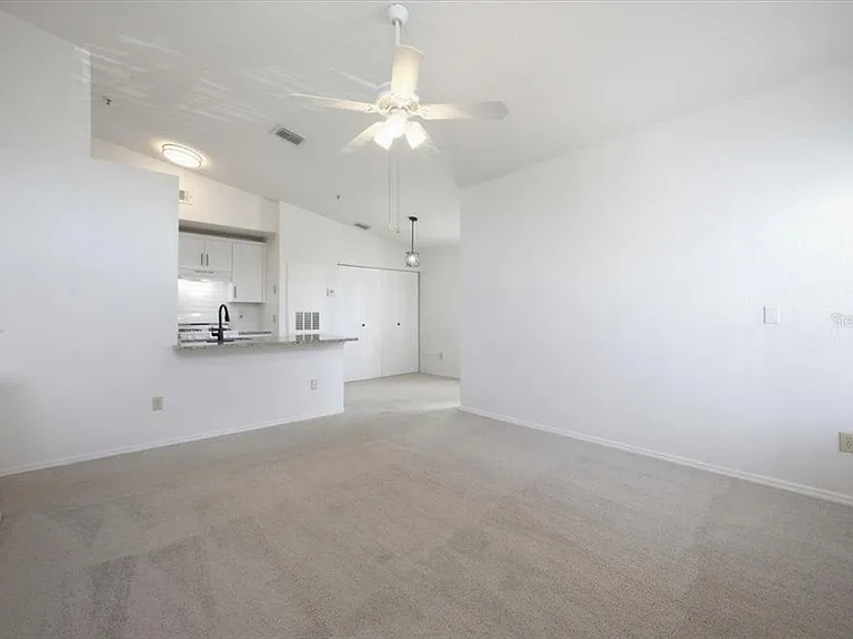 1612 Columbia Arms Cir #237 — Photo 6