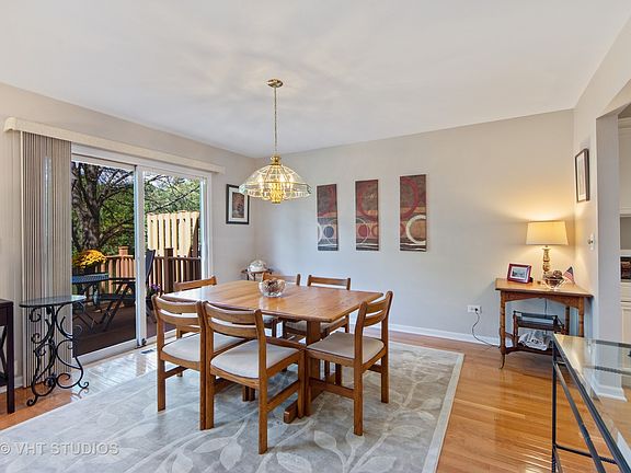 5th image of 708 N Walden Dr