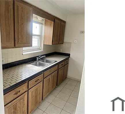 16246 Edgewood Ct — Photo 2