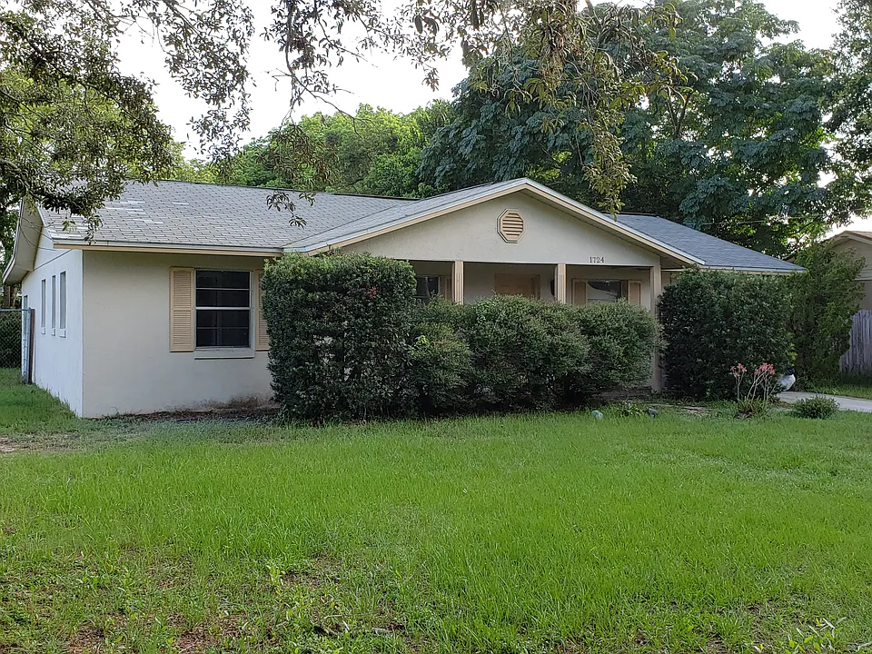 1724 Old Mount Dora Rd
