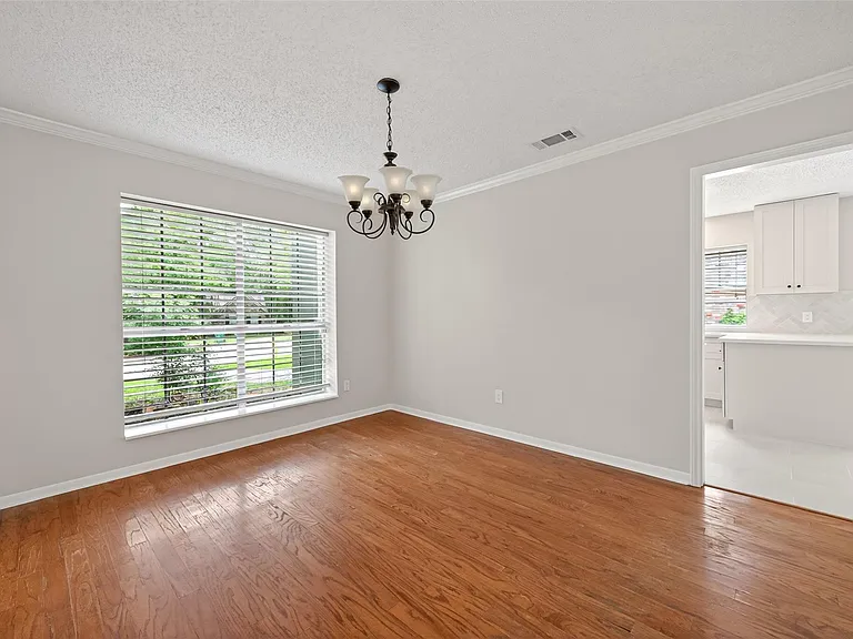 106 Breezy Point Pl — Photo 3
