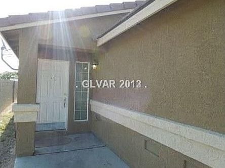2nd image of 1509 Henry Dr