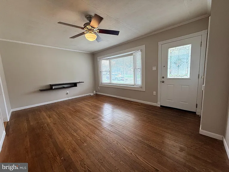 316 Queen St — Photo 11