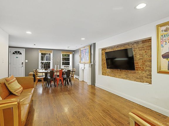 2nd image of 10 Roosevelt Pl