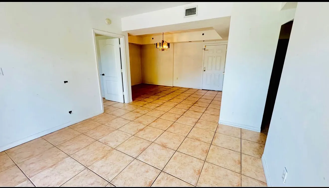3 bed, 1208 sqft, $2,500 — Photo 3