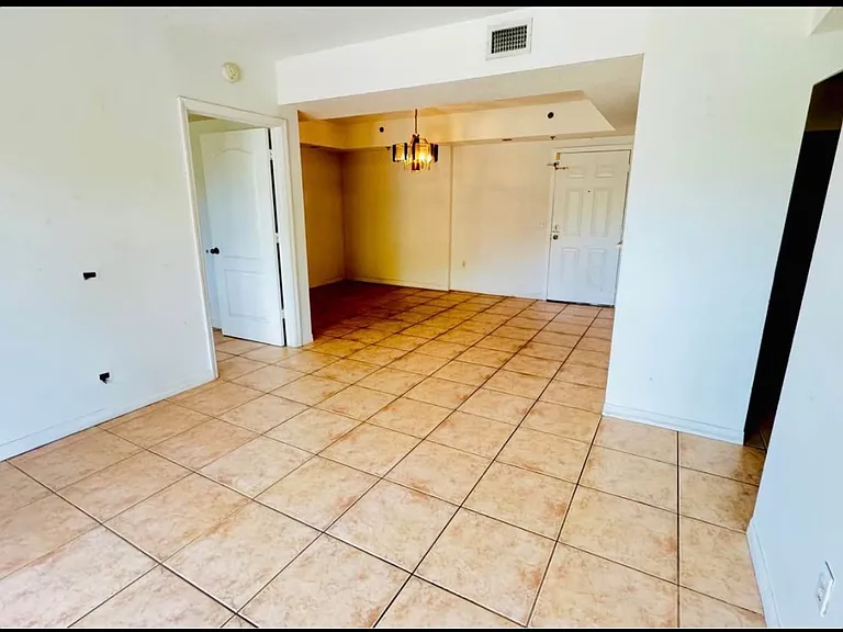 9340 Fontainebleau Blvd #406 — Photo 3