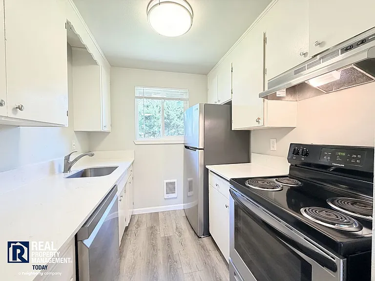 Elizabeth Anderson Apartments — Photo 8