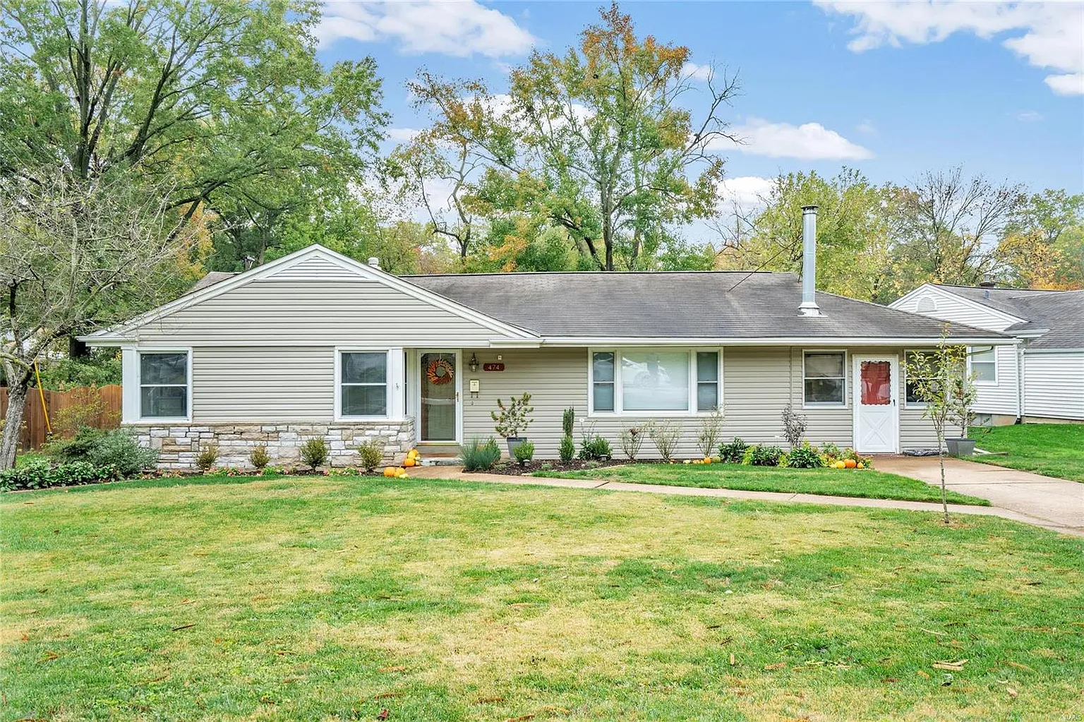 474 Fieldcrest Dr photo 1
