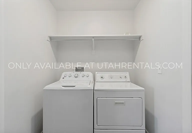 4237 W 2010 N — Photo 24