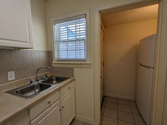 5th image of 3421 Westminster Ave APT 4