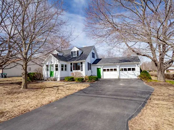 248 Bloomingrove Dr, Troy, NY 12180