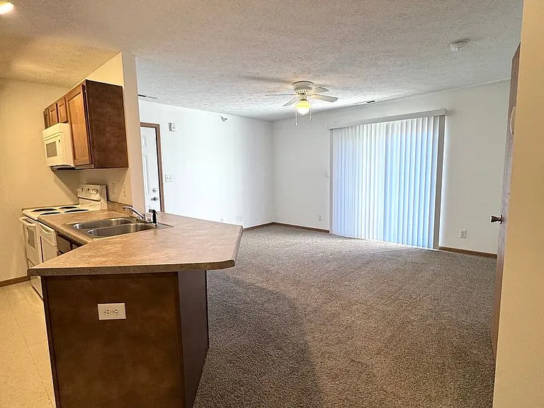 Southern Winds Apartments — Photo 23