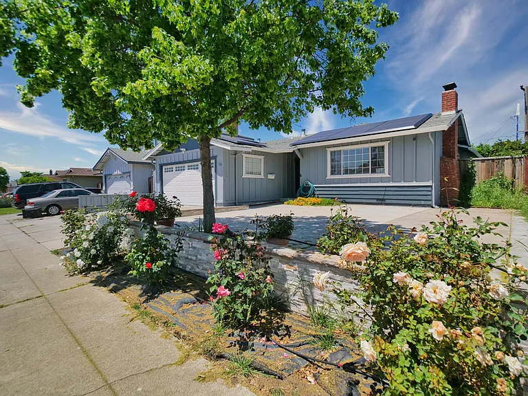 1655 Crater Lake Ave — Photo 3