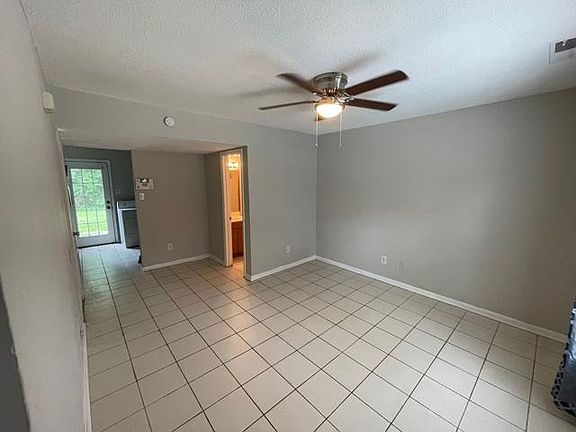 2nd image of 300 Holly Cir #4