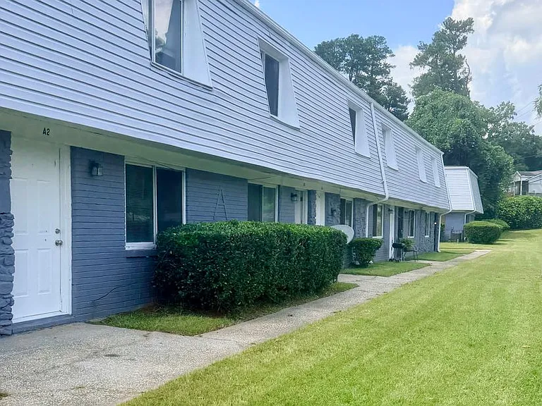902 Bolton Rd NW — Photo 5
