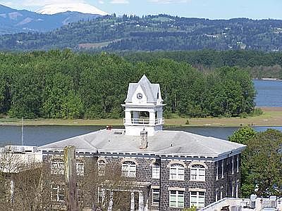 Enjoy the charm of historic riverfront St. Helens, great wal