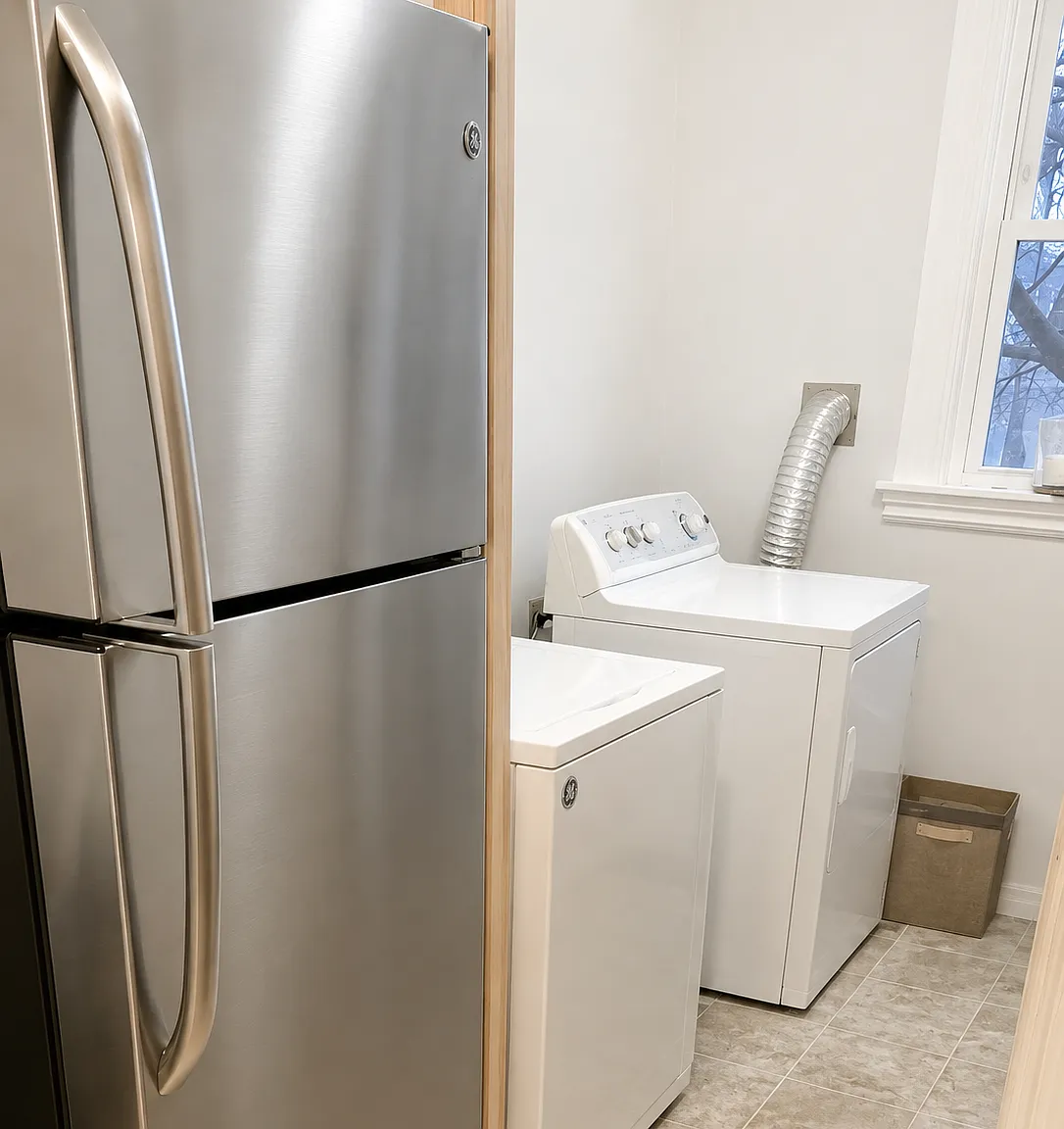 4 bed, $1,300 — Photo 2
