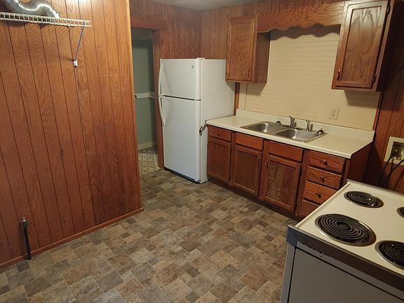3rd image of 503 W 1st St #1/2