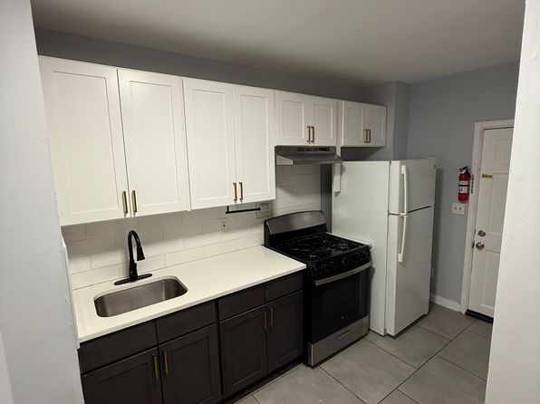 308 Pacific St #1R