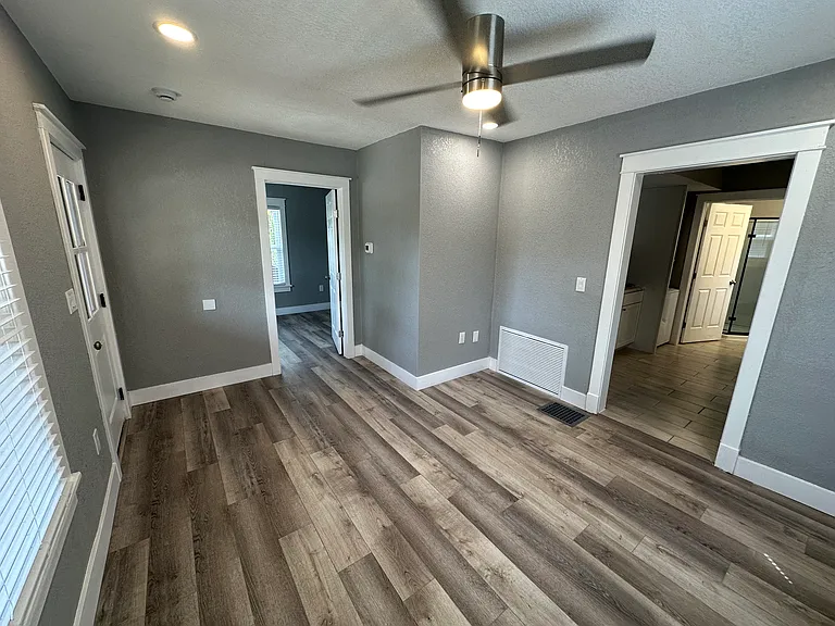 826 E 21st Ave #1 — Photo 8