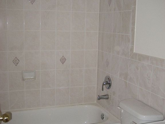 4th image of 3023 Kingsland Ave