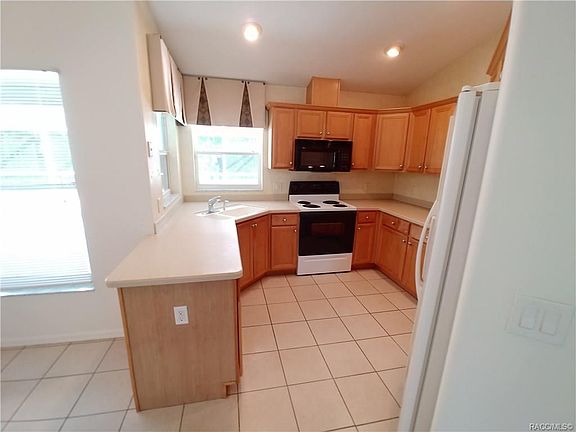 5th image of 137 W Camino Ln
