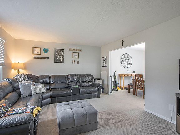 3rd image of 4492 Briarhill Dr