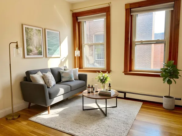 90A W Cedar St #4, Boston, MA 02114
