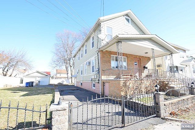 2nd image of 52 Ilford Ave