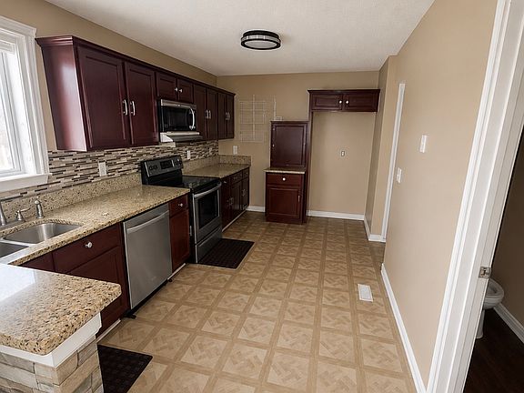 3rd image of 44 Middleton Ct