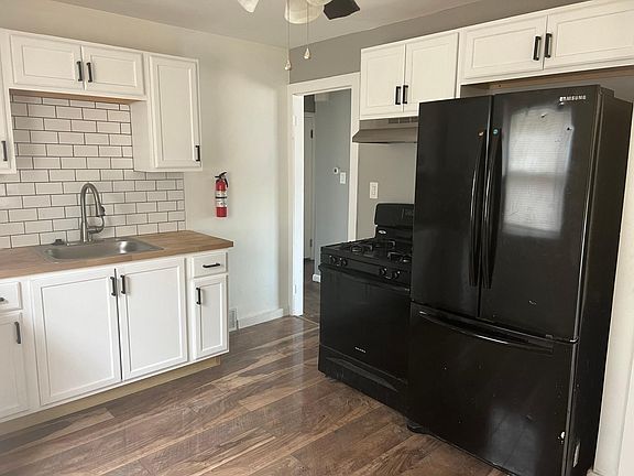 3rd image of 1594 Moran Ave